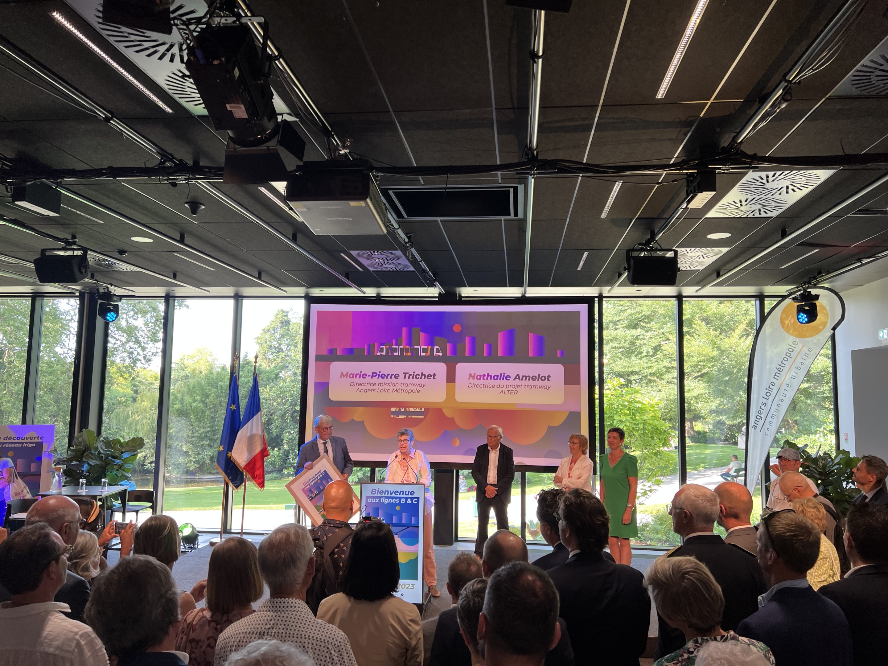 Mise en service des lignes B e C du Tramway d'Angers 2