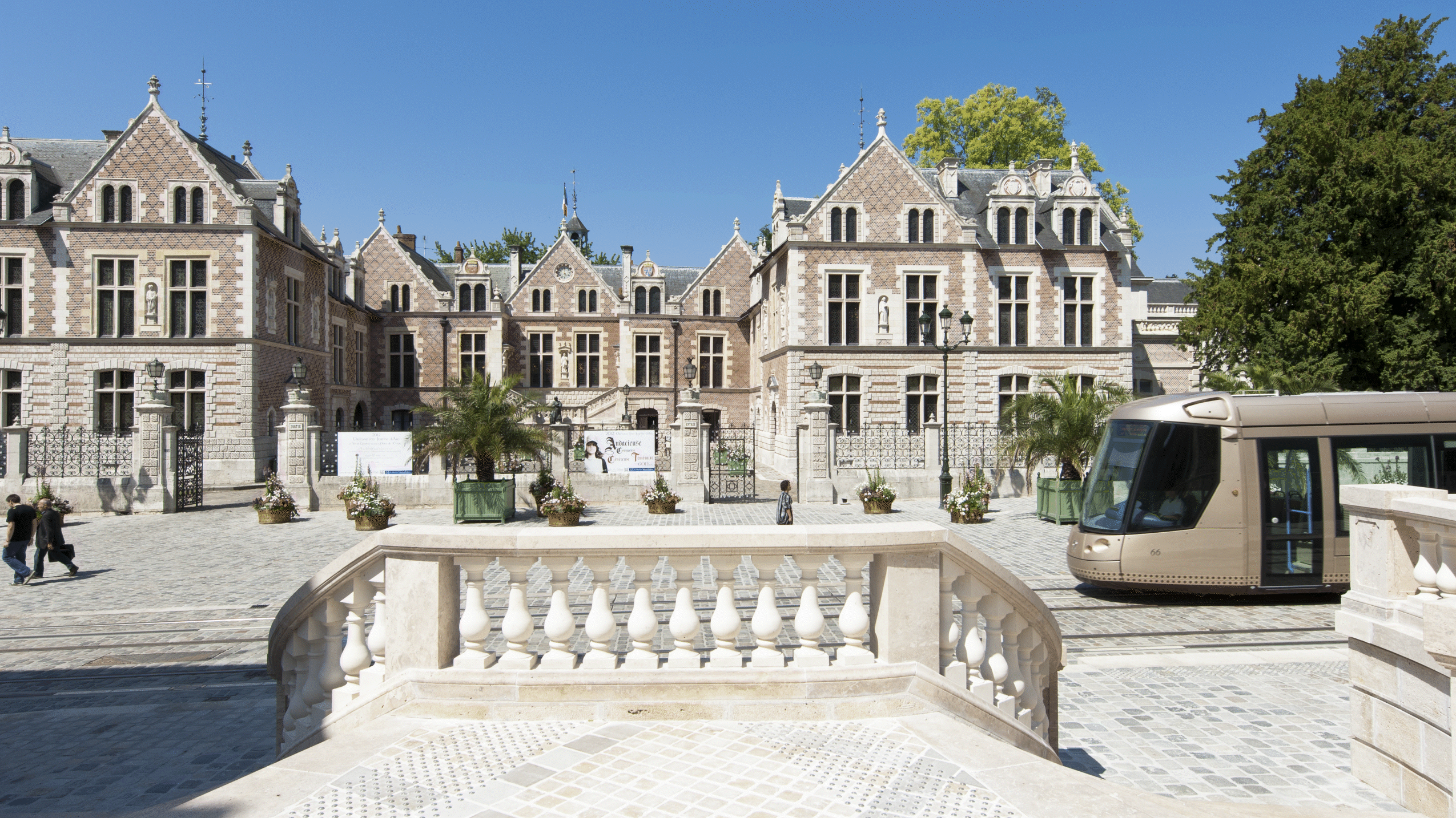 Cléo, en vert et blanc orl_04-2550