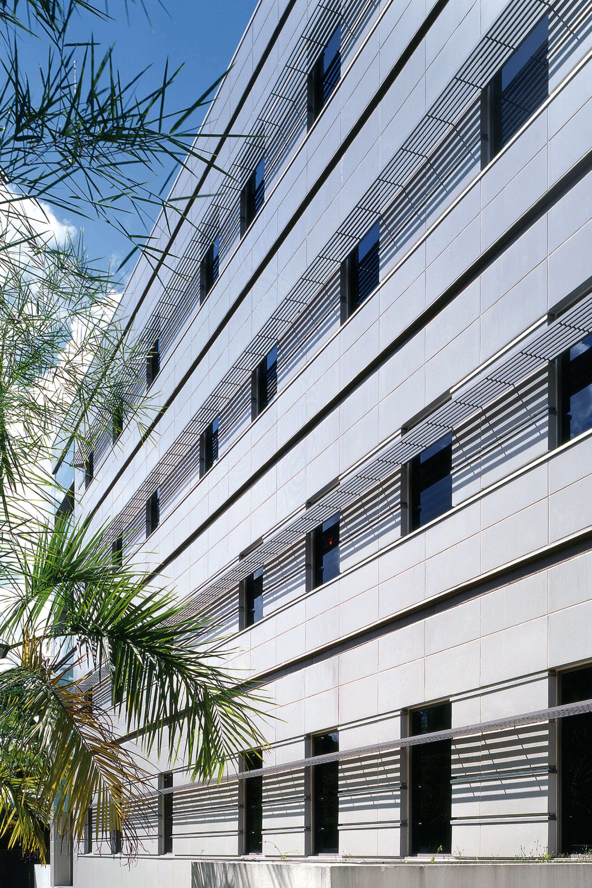 L'Ambassade de France sgp-facade-ext