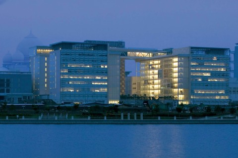 Putrajaya City Hall r1c0179_retouche_vignette